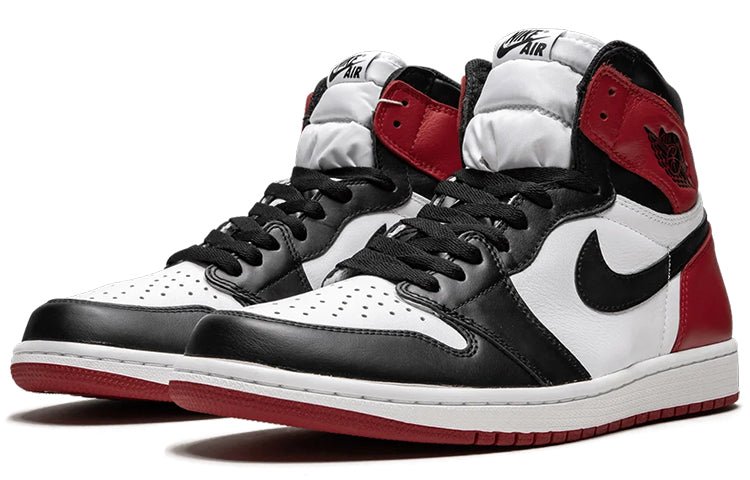 Air Jordan 1 Retro High OG 'Black Toe' 2016